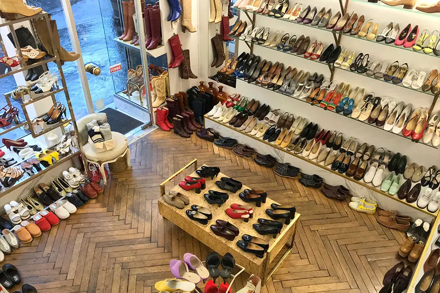 همکاری با کسب و کارهای نزدیک از نکات افزایش فروش کفش است.